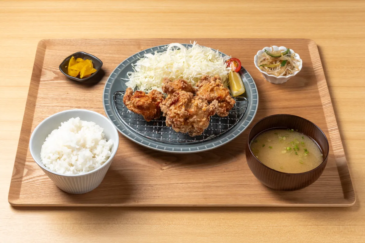 あごだし唐揚げ定食